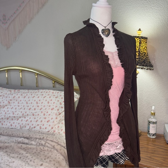 Y2K Brown Ruffled Cardigan - Picture 10 of 11